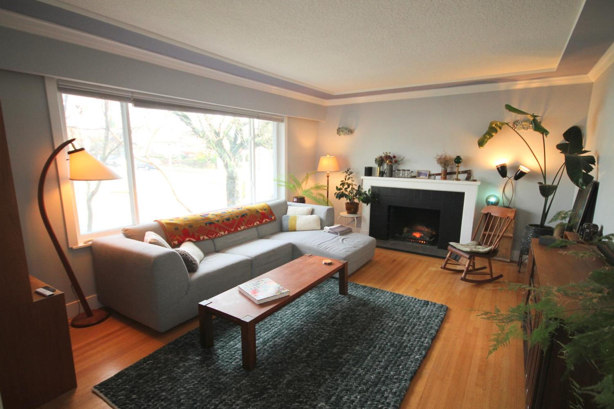 The Orange Door Bungalow Vancouver Exterior photo