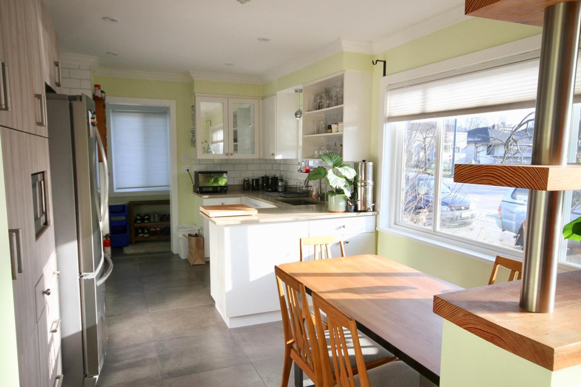 The Orange Door Bungalow Vancouver Exterior photo